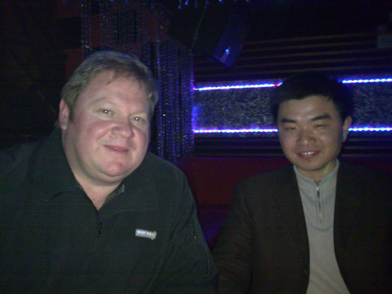 南非客戶來華舜購買數(shù)控彎管機